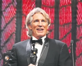 Alkışlar Üç ’Yüz’e