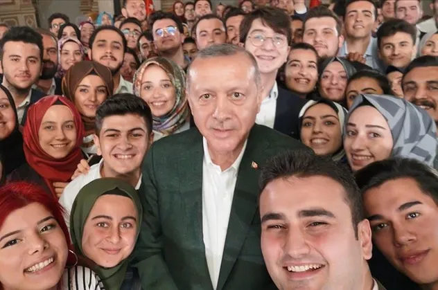 Gençlerden Başkan Erdoğan'a teşekkür! "81 ilde evimiz gezecek çok yerimiz var"
