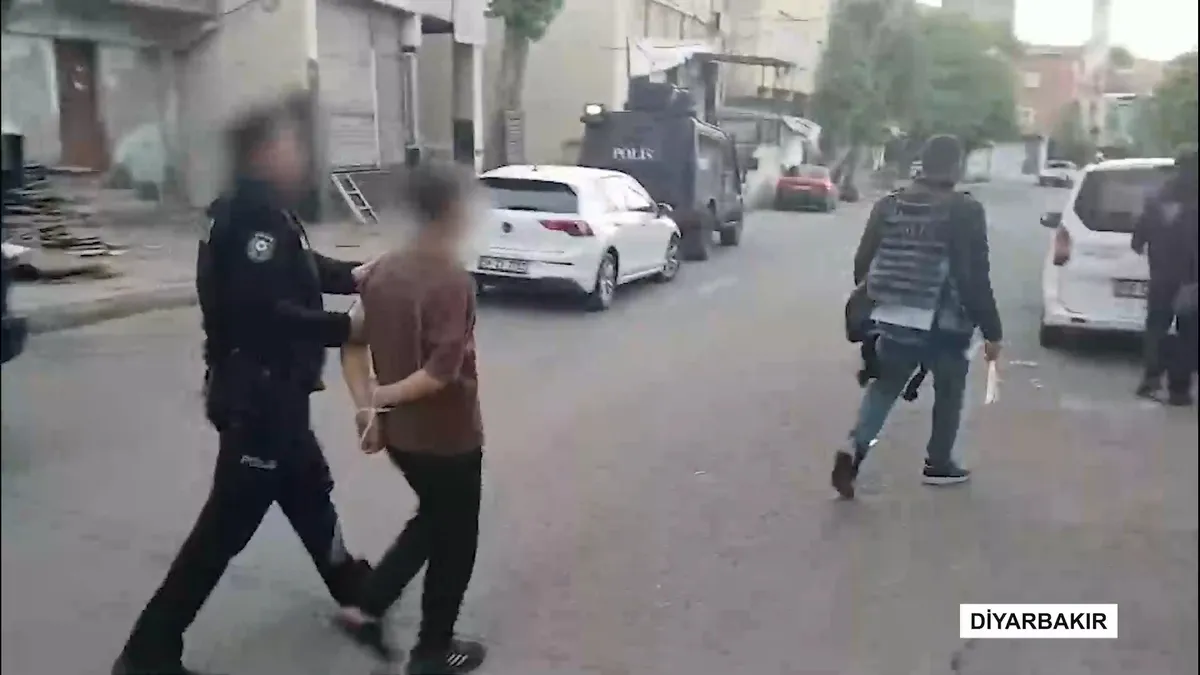 1779033351722.jpeg Diyarbakır merkezli 23 ilde uyuşturucu operasyonu: 279 kişi tutuklandı-3