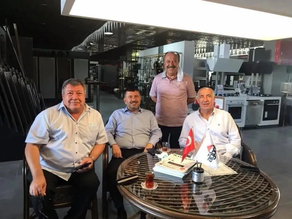 veli-agbabanin-ege-kasasi-malatyadan-izmir-ve-aydina-uzanan-rant-agi-hur-agbaba-suleyman-ekinci-battal-gazi-ne-1786003524137.jpeg Veli Ağbaba'nın Ege "TRİO"su! Malatya'dan İzmir ve Aydın'a uzanan rantın "YENİ" foyası: Paravan şirketlerle hülleli işler-4