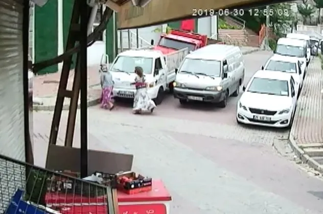 İstanbul'da akılalmaz olay! Hırsızlar polis önce ısırdı sonra biber gazı sıktı