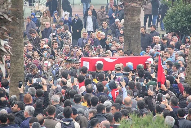 idlib-sehidi-mustafa-bayrakdarin-egitim-goruntuleri-ortaya-cikti-1582990116286.jpeg İdlib şehidi Mustafa Bayrakdar'ın eğitim görüntüleri ortaya çıktı-3