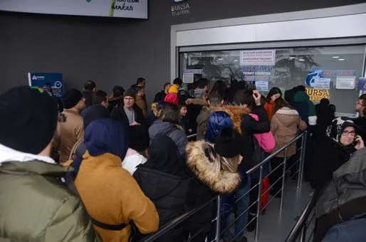 Bursa Uludağ'da binlerce kişi kuyruğa girdi-6
