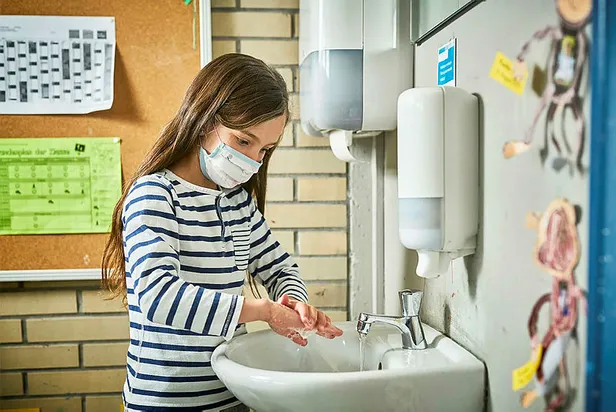 otobuslerde-toplu-tasimada-maske-yasagi-kalkti-mi-kabine-kararlari-son-dakika-ucak-otobus-metro-metrobuste-mas-1653309463640.jpg 23 Mayıs Kabine kararları son dakika uçak, otobüs, metro, metrobüste maske yasağı kalktı mı? Otobüslerde maske yasağı kalktı mı?-2