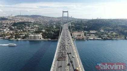 Yüzlerce motosikletli 15 Temmuz Şehitler Köprüsü’nü geçerek Edirnekapı Şehitliği’ne gitti