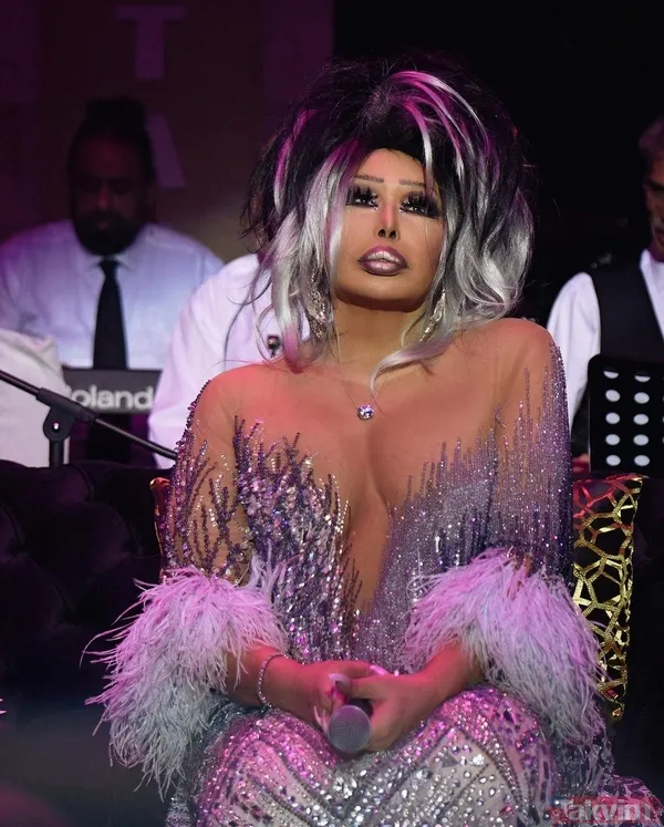 Diva “Zeki Müren intihar etti” demişti! Demet Akalın’dan Bülent Ersoy itirafı geldi! “Tabii ki konuşulan birçok konu var ama...” - 19