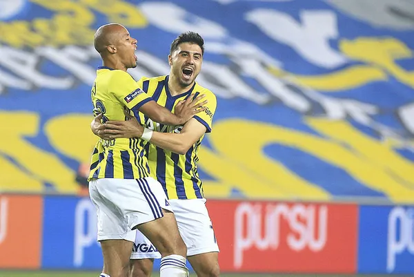 1605078010585.jpg Fenerbahçe'de ayrılık çanları! Dev kulüplerin radarına girdi-3