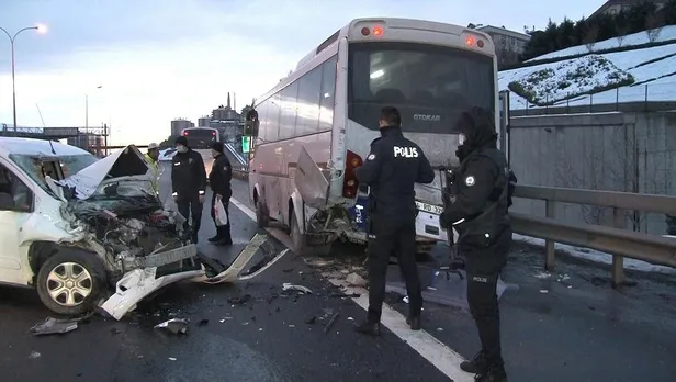 SON DAKİKA: Seyrantepe'de TEM'i kilitleyen kaza!-5