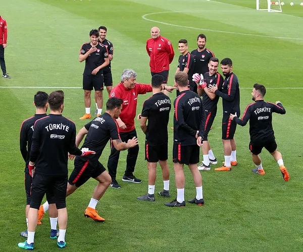 Mircea Lucescu İran maçı öncesi açıklamalarda bulundu-2