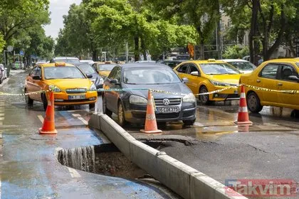 SON DAKİKA: Başkent Ankara’da sağanak yağış sonrası yol çöktü