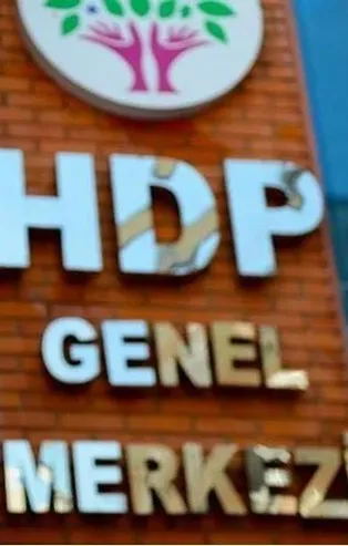 PKK'nın siyasi kanadı HDP, kapatma davası savunmasında AYM'den ek süre istedi