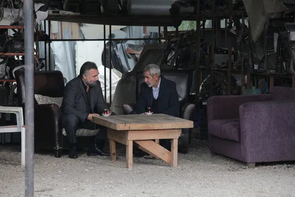 Eşkıya Dünyaya Hükümdar Olmaz yeni bölümde ortalık karışıyor! Yılan Hikayesi'nin Kürşat'ı EDHO kadrosuna dahil oldu! EDHO fragman izle...-4