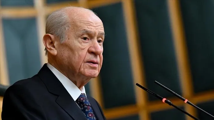 mhp-lideri-devlet-bahceli-hazmedemeyenlere-duyurdu-hazimsizlik-kelime-i-tevhiddeyse-tarafimizi-ilan-ediyorum-l-1704547654679.jpeg