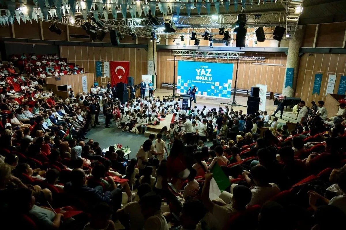 1781789890065.jpg Bodrum’da TÜGVA Yaz Okulu coşkusu: 3 bin genç buluştu-5