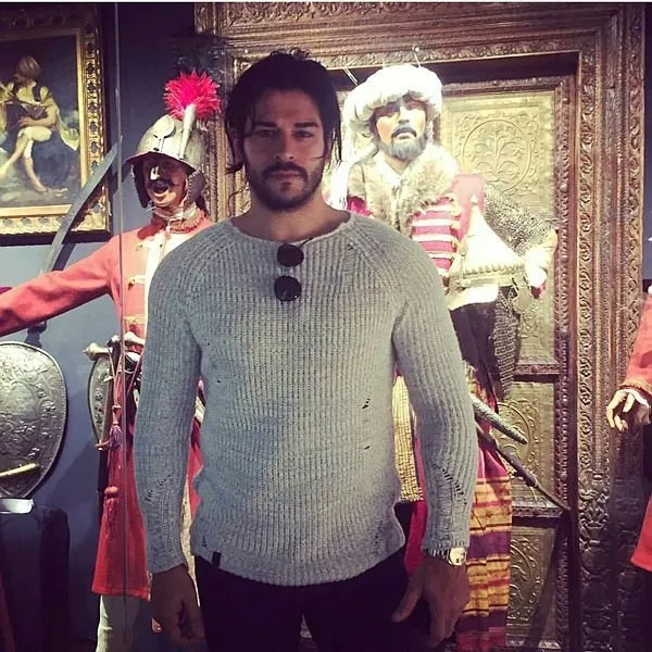 Burak Özçivit'ten Diriliş Osman hazırlığı! Yeni imajı dikkat çekti-4