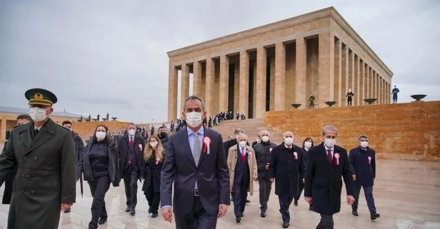 Milli Eğitim Bakanı Mahmut Özer 24 Kasım Öğretmenler Günü nedeniyle Anıtkabir’i ziyaret etti