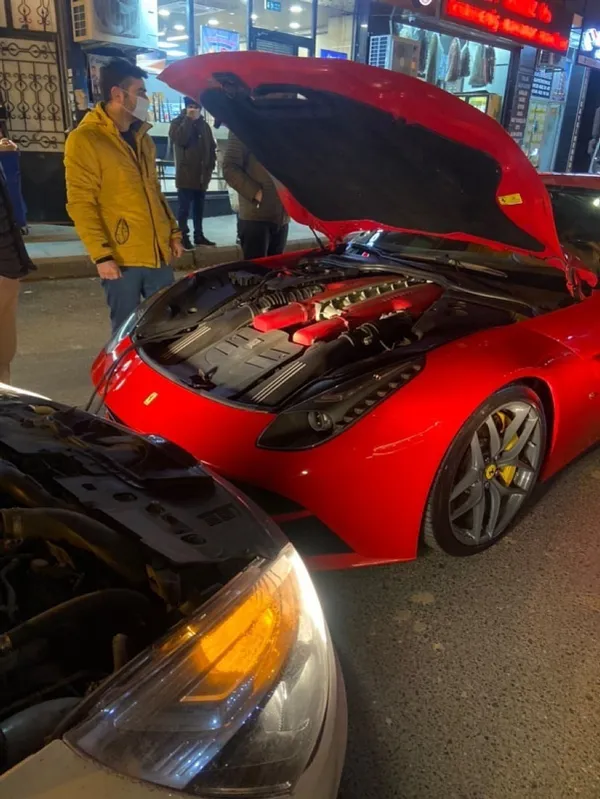 almanyadan-turkiyeye-gelen-5-milyon-lira-degerindeki-ferrari-f12-berlinetta-kagithanede-yolda-kaldi-calistirilamadi-1607754692068.jpg Almanya'dan Türkiye'ye gelen 5 milyon lira değerindeki Ferrari F12 Berlinetta Kağıthane'de yolda kaldı çalıştırılamadı-7