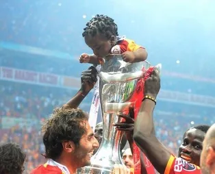 Son dakika Galatasaray haberleri... Cimbom'un eski futbolcularından Dany'nin oğlu büyüdü ve Galatasaray ile madalya kazandı