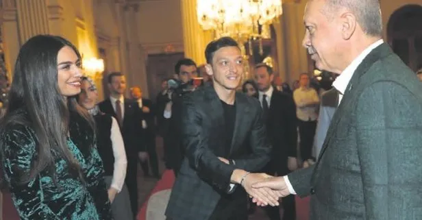 Amine Gülşe ile nişanlısı Mesut Özil, Başkan Erdoğan’ın iftar davetine katıldı