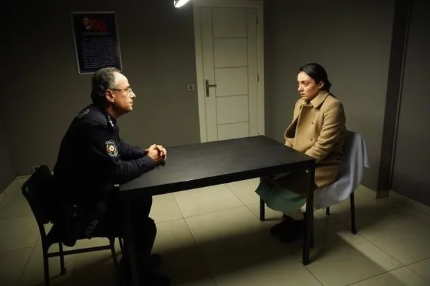 Masumlar Apartmanı'nda ölümüne meydan okuyor ama bu kez sert kayaya çarpıyor! 14.yeni bölümde Safiye, Gülben, Han allak bullak-2