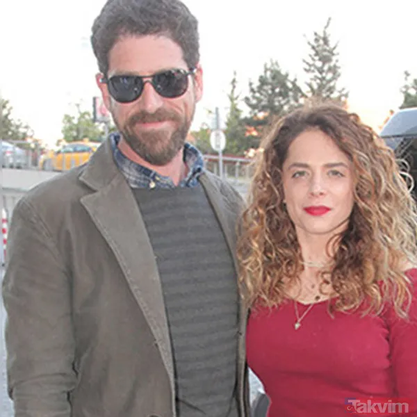 Ortak bir açıklamada bulunan ünlü çift şunları söylemişti: "Basında bir süredir yer alan haberlere ilişkin bir açıklama yapma gereği duyduk. Evlerimizi...