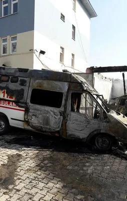 PKK'lı teröristler Tunceli'de ambulans yaktı