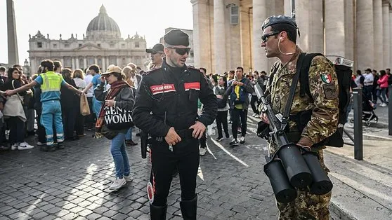 Papa Franciscus’un cenaze törenine bazukalı hazırlık! Trump da katılıyor: 0.44 kilometrekarelik alanda yüz binlerce kişi