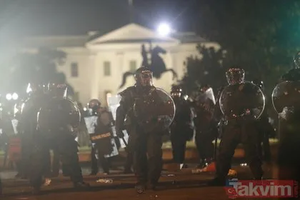 George Floyd’un polis tarafından öldürülmesinin ardından ABD’de protestocular Beyaz Saray’ı savaş alanına çevirdi