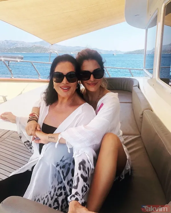 Yeşilçam’ın yıldızı Türkan Şoray’ın kızı Yağmur Ünal’dan bikini şov! Yağmur cesaretini konuşturdu sosyal medya yıkıldı - 1