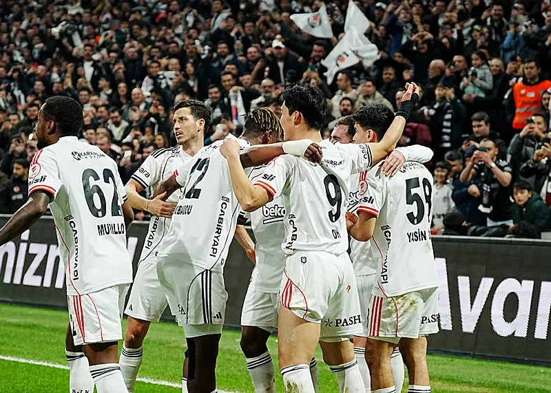 Dolmabahçe'de dev maç! İşte Beşiktaş ve Galatasaray'ın muhtemel 11'leri - 2