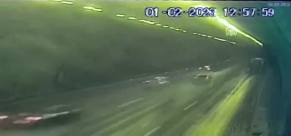 Bolu Dağı Tüneli'nde zincirleme kaza: 1 ölü 6 yaralı!-3