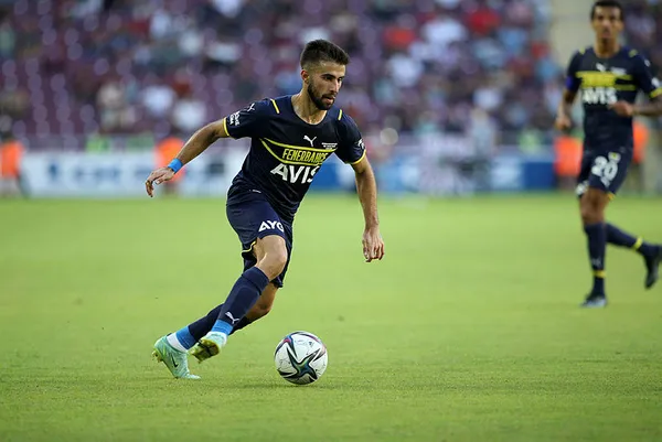 1644489375832.jpg Avrupa kadrosundan adı çıkarılmıştı! Fenerbahçe'den Rossi'ye transfer izni-5