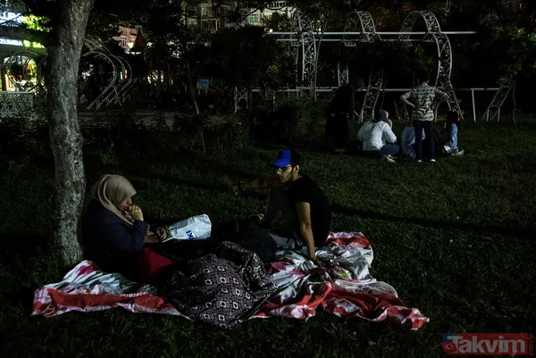 İstanbul'da 5.8'lik deprem sonrası milyonlar sokaklara akın etti! İşte İstanbul'dan kareler... - 34