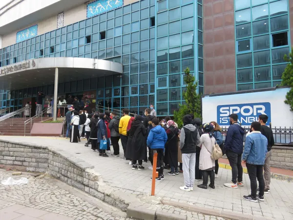 tarih-bunu-yazar-2021-yilinda-chp-donemi-istanbulu-istanbulkart-icin-yagmur-altinda-kuyruk-1633250925442.jpg Tarih bunu yazar! 2021 yılında CHP dönemi İstanbulu: İstanbulkart için yağmur altında kuyruk-9