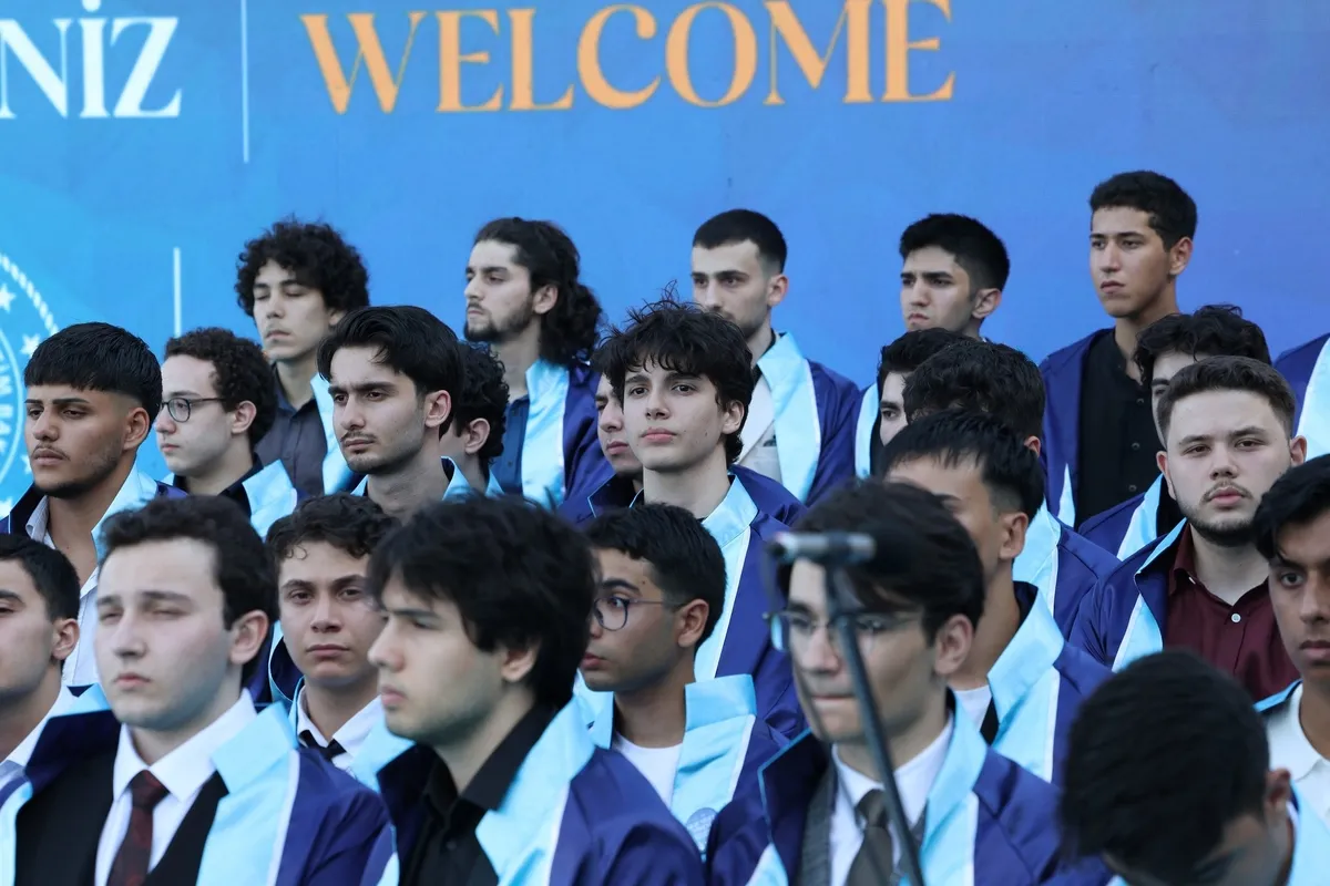 1782504472272.jpeg Başkan Erdoğan, torununa diplomasını kendi elleriyle verdi-4
