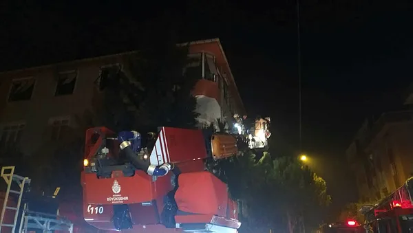 pendikte-korkutan-yangin-vatandaslar-mahsur-kaldi-1575958156224.jpg Pendik'te korkutan yangın! Vatandaşlar mahsur kaldı-1