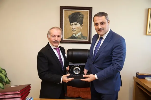 Ekrem İmamoğlu hani liyakata önem veriyordu! İBB'de 4 skandal atama daha... - 1