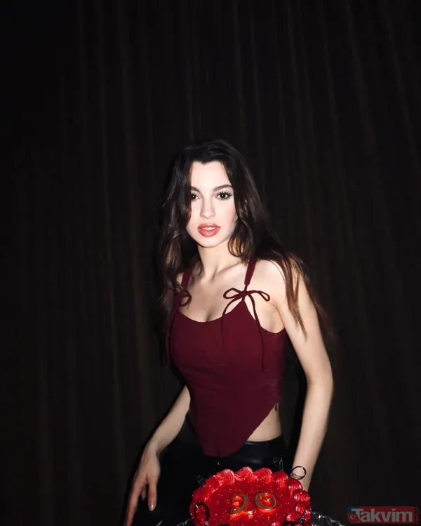 Bir Gece Masalı’nın Cenfeza’sı Su Burcu Yazgı Coşkun 20 yaş pozlarıyla sosyal medyayı salladı! - 10