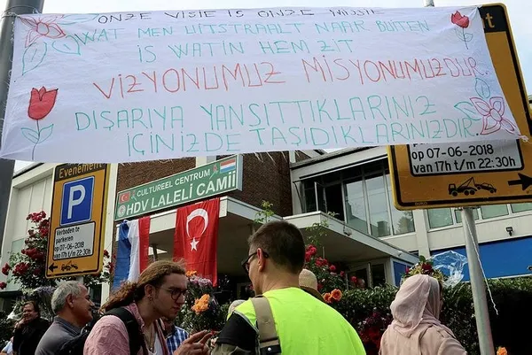 PEGIDA, cami önündeki domuz çevirme eyleminden vazgeçti-2
