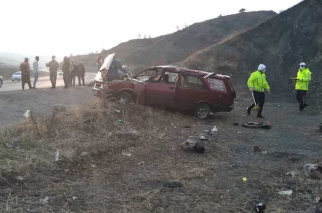 Adıyaman'da kontrolden çıkan araç takla attı! 3 yaralı