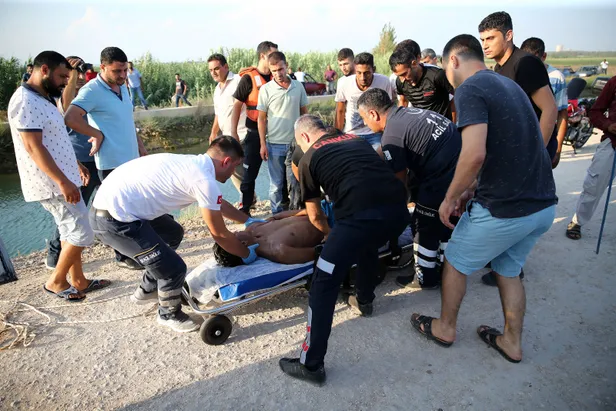 Duran kalbi yeniden çalıştırılan gencin yakınları, müdahaleyi endişeyle izledi-6