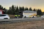 Anadolu Otoyolu’nun Bolu kesiminde otobüsün kamyona çarptığı kazada 1 kişi öldü, 10 kişi yaralandı