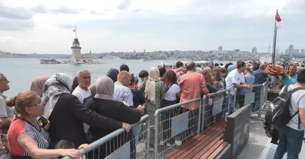Kız Kulesi'nde son gün yoğunluğu! Uzun kuyruklar oluştu