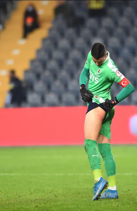 fenerbahcede-berke-ozer-westerloya-transfer-olabilir-1650448683098.jpg Fenerbahçe'de Berke Özer Westerlo'ya transfer olabilir-4