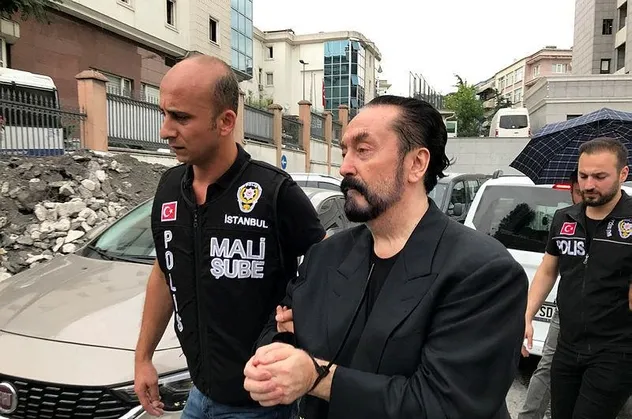SON DAKİKA: Adnan Oktar Silahlı Suç Örgütü'nde ajan paniği: Birbirlerini yemeye başladılar!