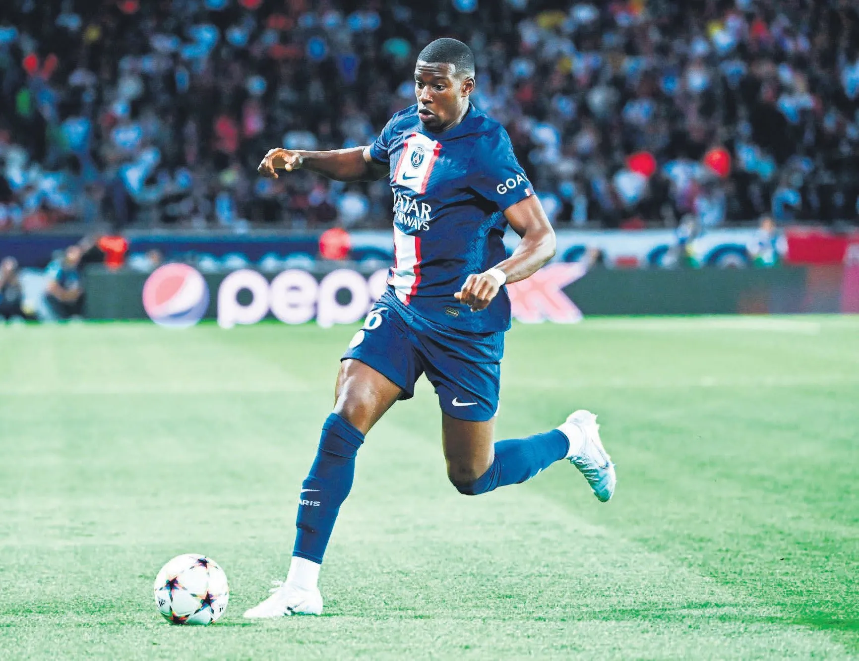 Sağ bekte rota Mukiele