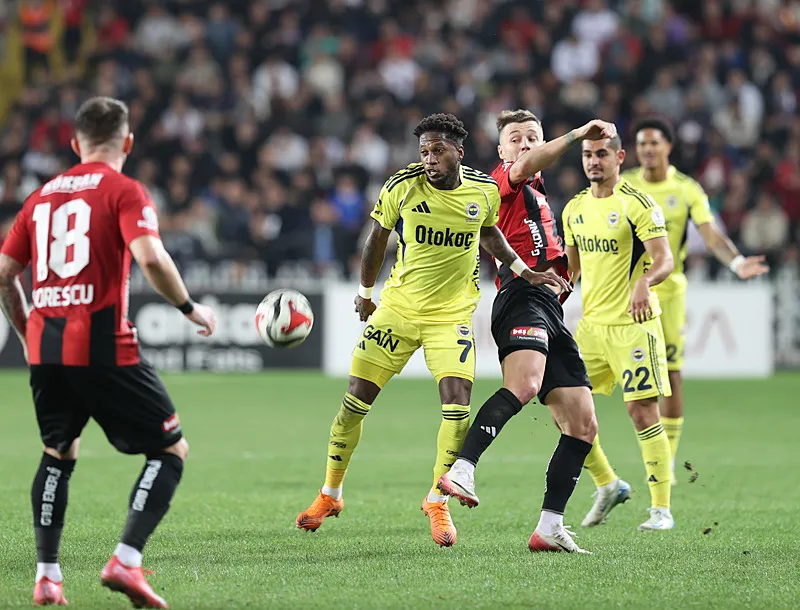 Beşiktaş - Fenerbahçe maçının 11'leri netleşti! Kartal ve Kanarya'nın dev randevusu - 16