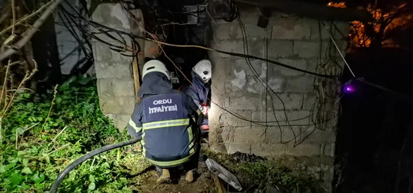 yangin-cikti-orduda-televizyon-ve-radyolarin-yayinlari-kesildi-1641536577781.jpg Yangın çıktı Ordu'da televizyon ve radyoların yayınları kesildi-6