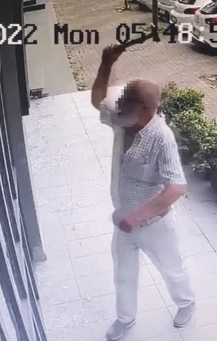 Eline çekici aldı ortalığı birbirine kattı! Eski çalışan dehşeti kamerada... Yer: İstanbul