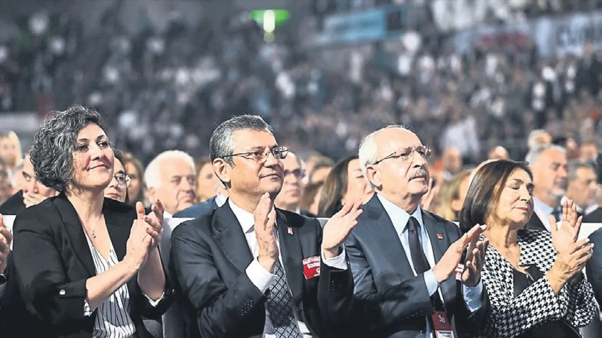 Kılıçlar çekildi! Kurultay çağrısı, parti içi muhalefeti harekete geçirdi